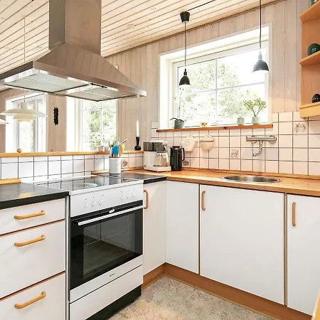 8 Person In Bl Vand Blåvand